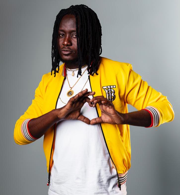 AlphaSarkces's tweet photo. New Sensational act Kweysi Swat 🔥🔥🔥🔥
The #NobadEnergy hit maker 🔥🔥
  Follow him @kweysi_swat for good music 🔥🔥🔥 https://t.co/lnQKZlUGfa