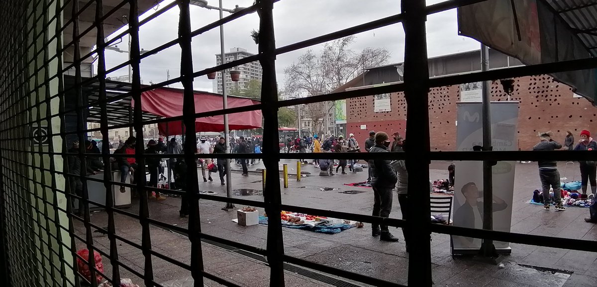 Somos comercio responsable! cerramos nuestras puertas para evitar y bajar contagios en Recoleta. Pero el <a href="/GobiernodeChile/">Gobierno de Chile</a> @IntendenciaRM no fiscaliza. Tiene que seguir falleciendo gente? @FelipeGuevaraSt @gblumel