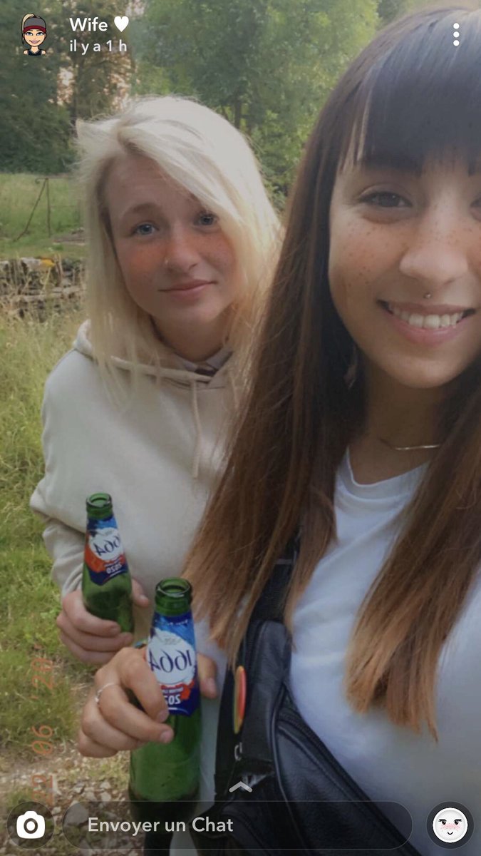xkemkemx's tweet photo. Toujours assortie à ma blonde 👩🏼‍🤝‍👩🏻
#LGBTQstandtogether https://t.co/Rjk2D9Vs0d