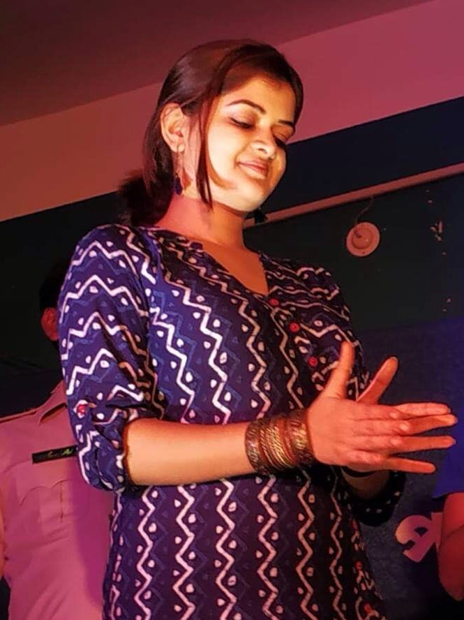 madhumita__fc's tweet photo. Be happy &amp; smile....💜💙
#Madhumita #Emon #Pakhi #Throwback #Show #Dairies @madhumitact https://t.co/Z03ab3VEV3