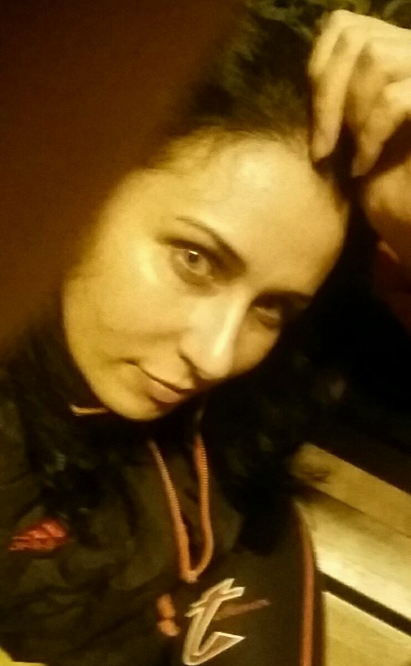 علمتني الحياة..ان أجعل قلبي مدينة..بيوتها المحبة..وطريقها التسامح والعفو
وأن اعطي ولا أنتظر الرد على العطاء
..وأن اصدق مع نفسي قبل أن اطلب من أحد أن يفهمني
..وعلمتني أن لاأندم على شئوأن اجعل الامل مصباحا يرافقني في كل مكان
 وأن احتفظ بأحزاني في قلبي  وأن ارسم البسمة على شفتي
..