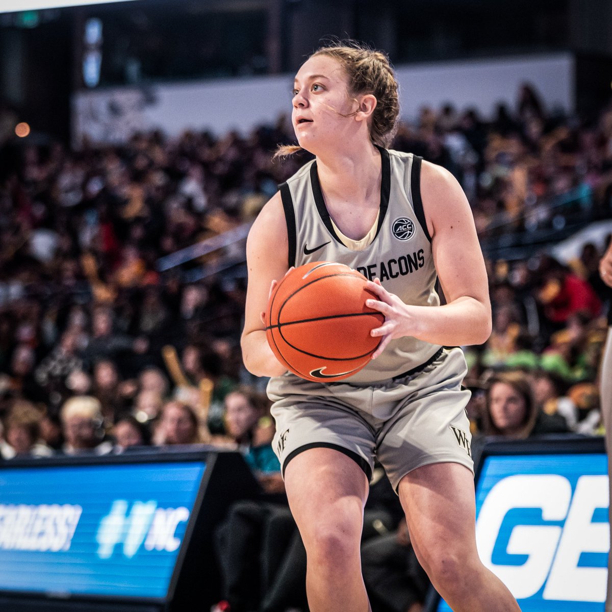 WakeWBB's tweet photo. Congratulations to our 8β£ Deacs who were named to the Spring Dean's List!
#GoDeacs | #WakeWill π© https://t.co/6B2OK8PYZ8