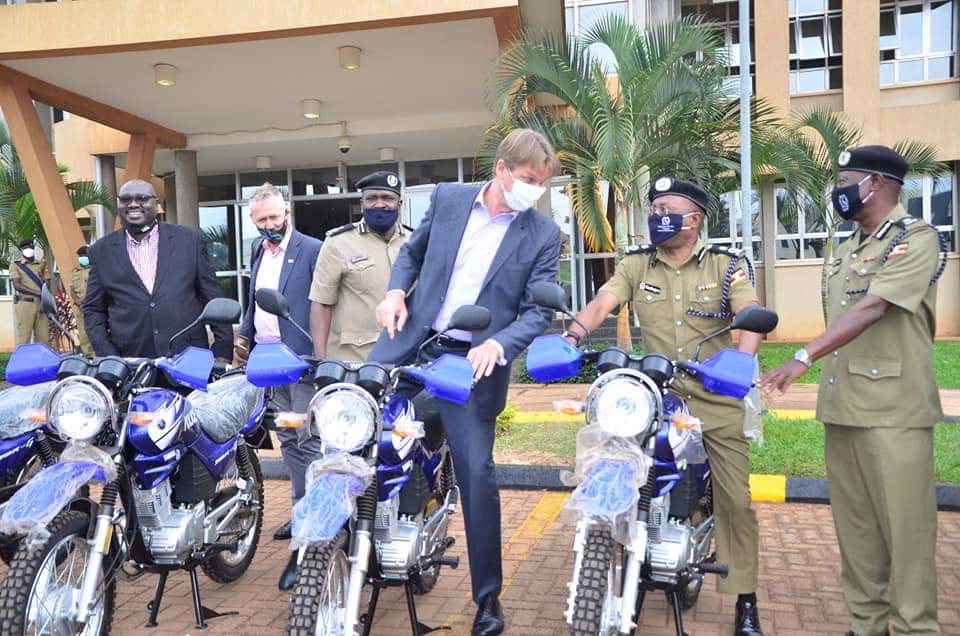 This morning we donated four motorbikes and a pick up to <a href="/PoliceUg/">Uganda Police Force</a> with support from <a href="/DutchMFA/">Dutch Ministry of Foreign Affairs 🇳🇱</a>. The donation is meant to support <a href="/PoliceUg/">Uganda Police Force</a> strengthen capacity to promote refugee rights in Kiryandongo district <a href="/NLinUganda/">Embassy of the Netherlands in Uganda</a> @DrChrisDolan <a href="/AKasingye/">AIGP(Rtd) Asan Kasingye</a> <a href="/HenkJanBakker3/">Henk Jan Bakker</a>