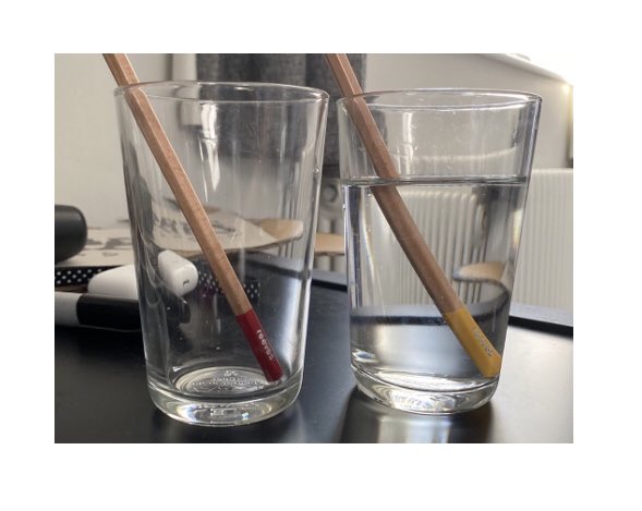 slcScience's tweet photo. Observing the refraction of light by Rupert in yr 7. #IOP #slc #earthandspace https://t.co/Vq3bg6Qm27