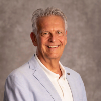 Congratulations to Spencer Stober — Winner of the International Award for Excellence for the On Sustainability Journal Collection, Volume 15.  

bit.ly/2SBTnUJ