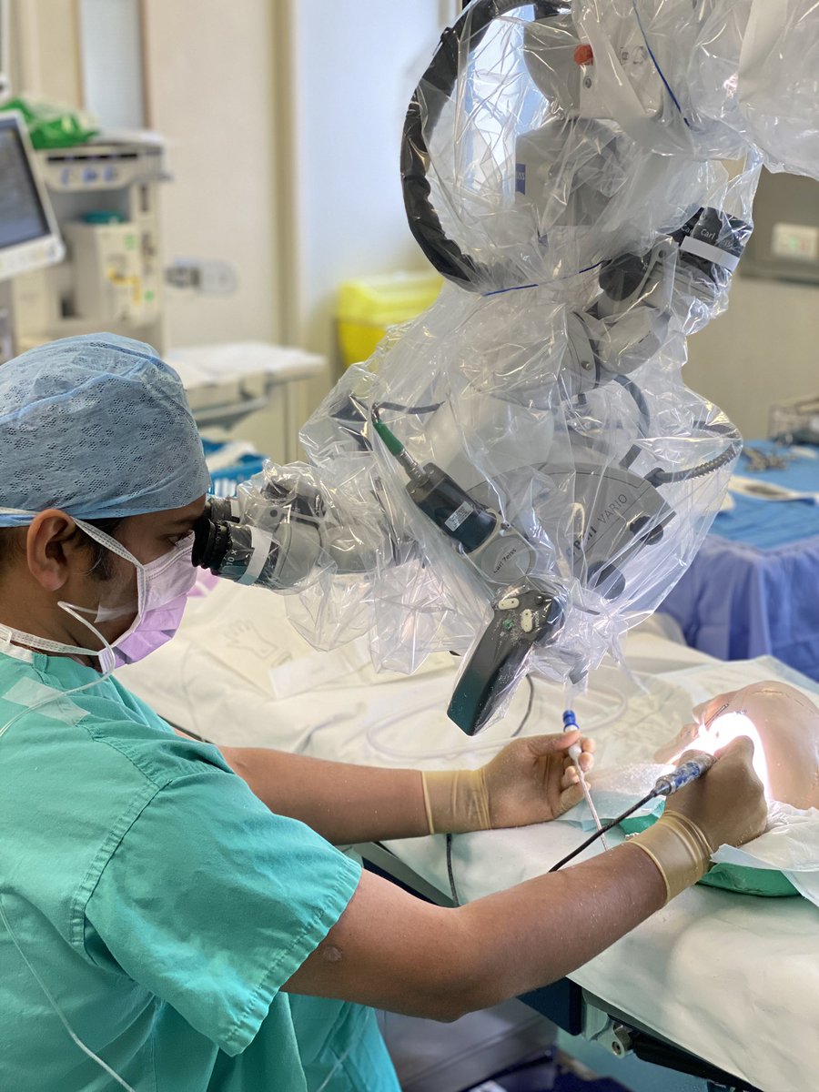 EENTTheatres's tweet photo. @EENTTheatres has been participating in research for PPE during the COVID-19 pandemic. FFP3 vs respirators effect on vision and communication. #EEE2020 https://t.co/743neZsvka