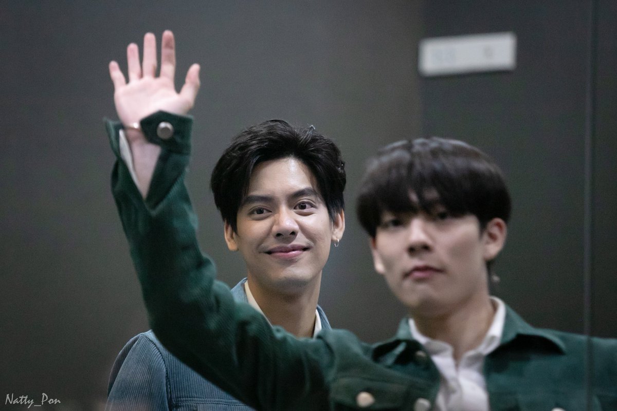 ฮายยยยยยยย์​ พี่เต้ๆๆๆ​😜😜😜
#ชายในฝันSB5_Roadshow
#เต้ติสชีวิตโลเทค #TaeDarvid
#CTRPANUWAT