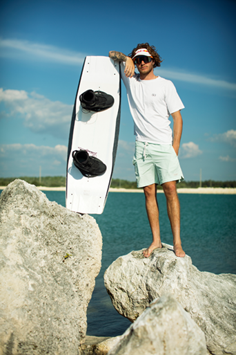 surfer_world's tweet image. You can't buy happiness ☀️but you can buy a kite 😍and that's pretty close! 🏝️🌅
#kitesurfing #surferworld #kiteboy #surfing buff.ly/2KiWT3U