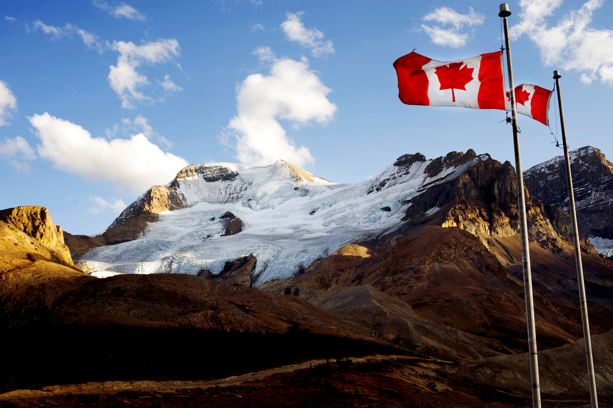 VlogsCanadian's tweet photo. Happy Canada Day to all my friends, family and to all Canadian. Long live Canada. Proud to be Canadian. 
#1stJuly #CanadaDay2020 https://t.co/mLYBB5Y6sb
