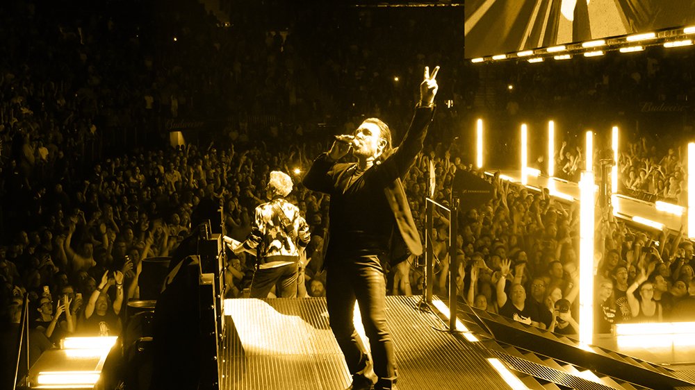 dreampropaganda's tweet photo. No live shows for some time...so we reflect on a past show on this date in 2018…U2  #beforethepandemic #livemusic #Socialdistancing #U2eiTour #U2tour2018 #U2 #U2NYC #MadisonSquareGarden #U2eiTour #U2MSG #U2songsofexperience #TheGarden #ExperienceandInnocenceTour https://t.co/3lxRiJ8DZF
