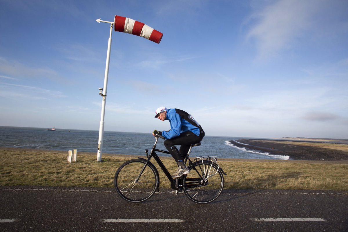 dirkjanjanssen's tweet photo. “Si tuvieramos el clima de Holanda, yo montaría bici también”. https://t.co/MmF6ZiVglD