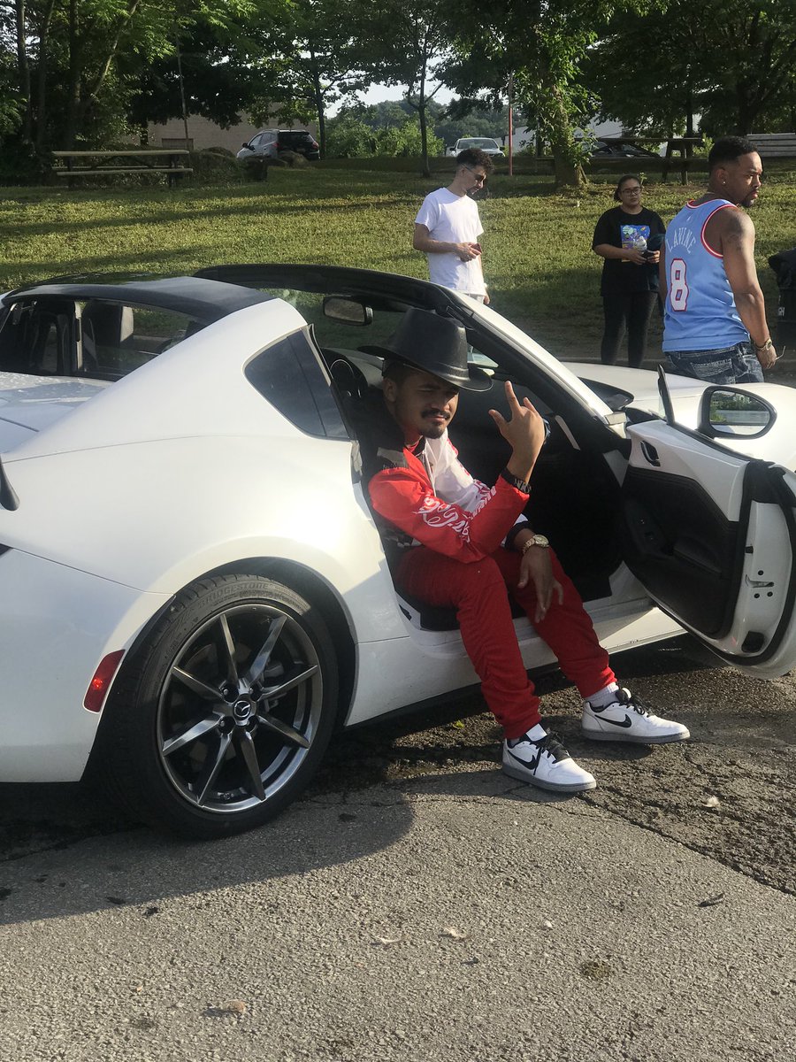 GrandRioMusic's tweet photo. Music Video OTW 🎥🎧

Don’t Waste My Time ft. HardHat Dagu 

#Pittsburgh was too lit this weekend 🔥🔥🔥 https://t.co/4Z2VgHyVsW