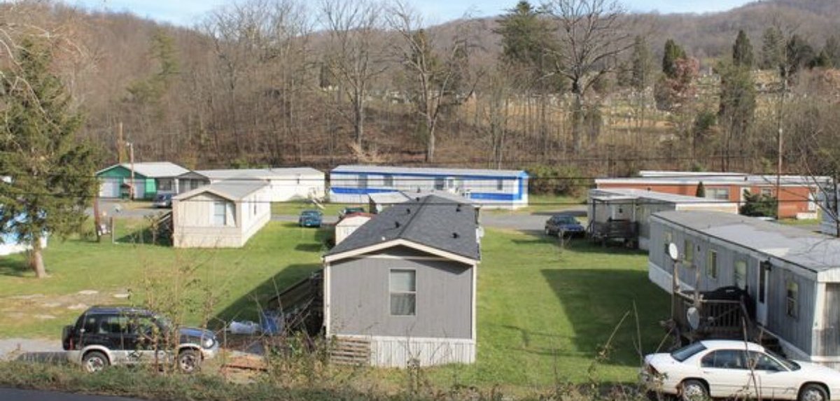 MattWalshBlog's tweet photo. Pharrell Williams, who lives in the house on the left, says he “deserves” reparations from white people who live in the houses on the right. 

This whole thing is a farce. If you can’t see that by now, I don’t know what to tell you. https://t.co/8x6ccl6ofC