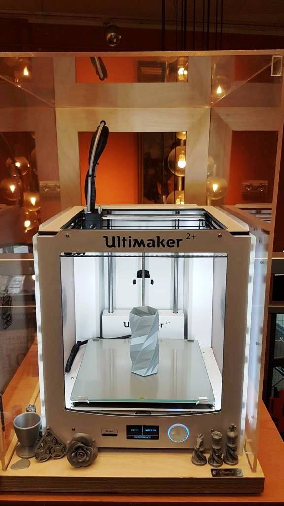 While our libraries were closed during #Covid19 restrictions, the work kept going behind closed doors!

Cork City Libraries shared 3D printers with Benchspace Cork to help with the making of PPE⚕🏥

🚚📚The Library Link van delivered books to those cocooning🚚📚 #YourCouncilDay