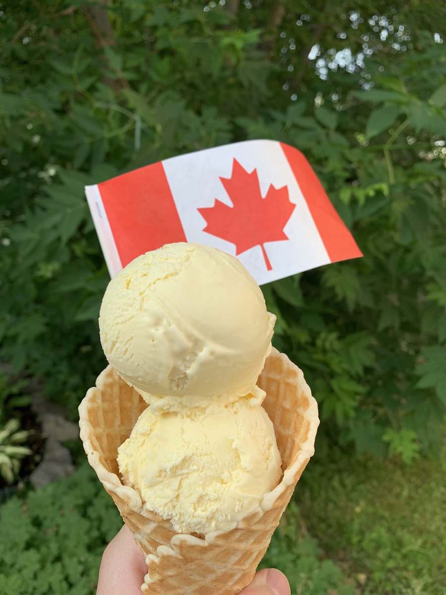 Summertime Bliss - A perfect ice cream for a sunny summer day! A creamy, sweet, and tart passion fruit &amp; mango ice cream 😍
Open 12pm-9pm today! 🇨🇦