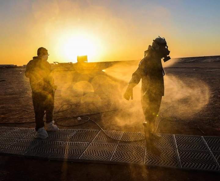 #حشداوي
️هذه الصوره التي امامكم هي ليست لحرباً نووية انما هم ابطال حشدنا المقدس والمسؤولين عن تجهيز وتكفين مصابي فيروس كورونا ودفنهم والصلاة عليهم