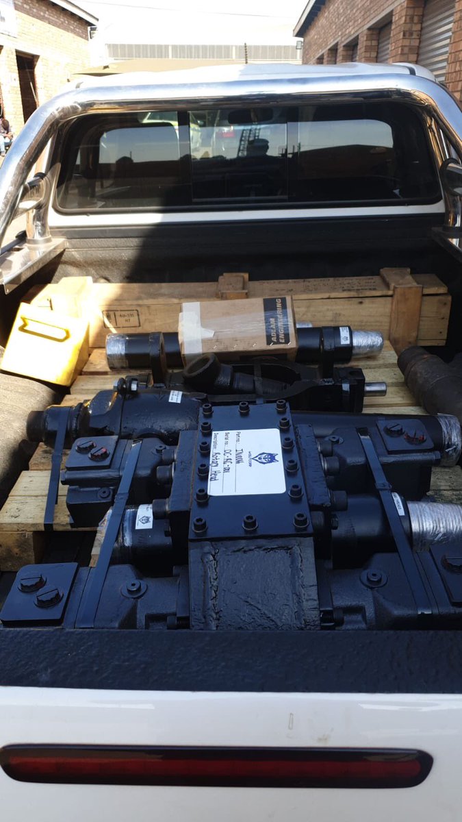 Taking care of our customers, deliver on time and as promised. Before and after pictures of a Refurbished Water Well Drilling Rig’s Rotary Head. Another great job by the team. #Wolfpack #DTH #Rocktools #Mining #drilling #nextsale