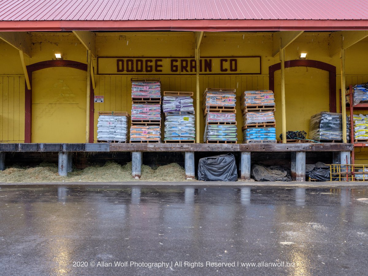 WolfReel's tweet photo. I love to create! This weekend I was driving by Dodge Grain and saw this spectacular still life. The dampness and detail. I was drawn to capture it.
#AllanWolf #AllanWolfPhotography #StillLife #KeepingCreative #Astia #Fujifilm #FujifilmGFX #FujifilmGFX50s #MediumFormat #Details https://t.co/gFPqMlt741