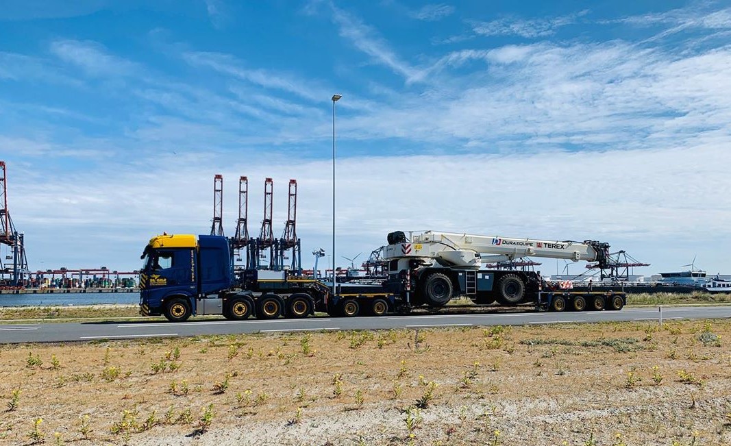 terexcranes's tweet photo. Lucky #Terex #RT90 #RoughTerrainCrane just coming back to #Vierpolders #Rotterdam harbour from a job in the sunny #Curaçao. What will be the next destination?
@ADRIGHEM @Duraequipe @fs_lift_and_heavyload
Share your #TerexPassion #TerexCranes @terexcranes @TerexCorp https://t.co/fjOcJT7wAS
