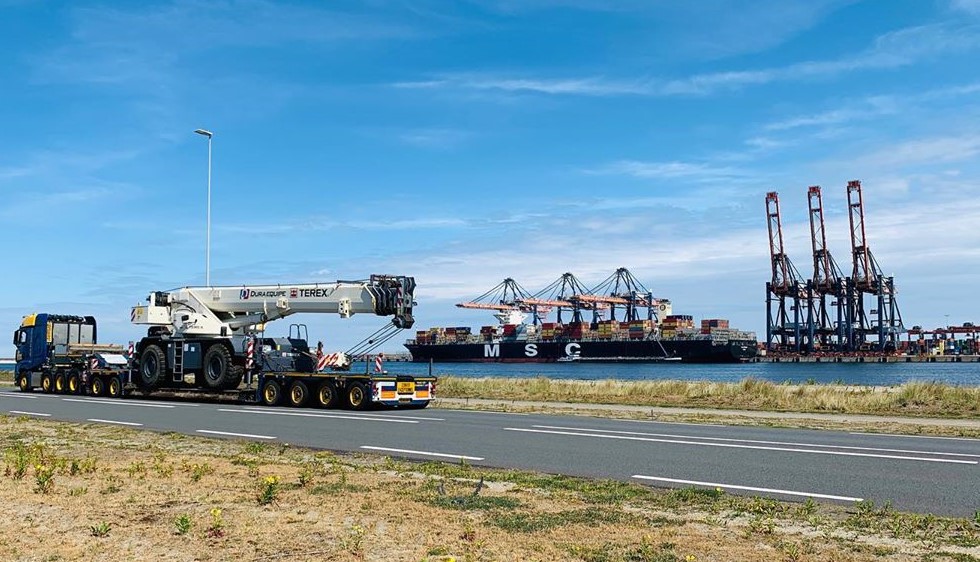 terexcranes's tweet photo. Lucky #Terex #RT90 #RoughTerrainCrane just coming back to #Vierpolders #Rotterdam harbour from a job in the sunny #Curaçao. What will be the next destination?
@ADRIGHEM @Duraequipe @fs_lift_and_heavyload
Share your #TerexPassion #TerexCranes @terexcranes @TerexCorp https://t.co/fjOcJT7wAS