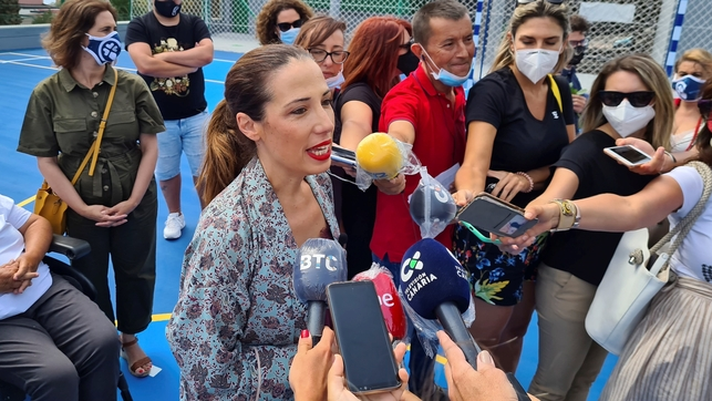 Cahora's tweet photo. 🗣️🗣️ Patricia Hernández tilda de "escándalo" los 59 millones perdonados a Sacyr durante el mandato de CC en Santa Cruz de Tenerife #Tenerife #Política https://t.co/zh4Vk8rvy6 https://t.co/RXkq8uzKjF