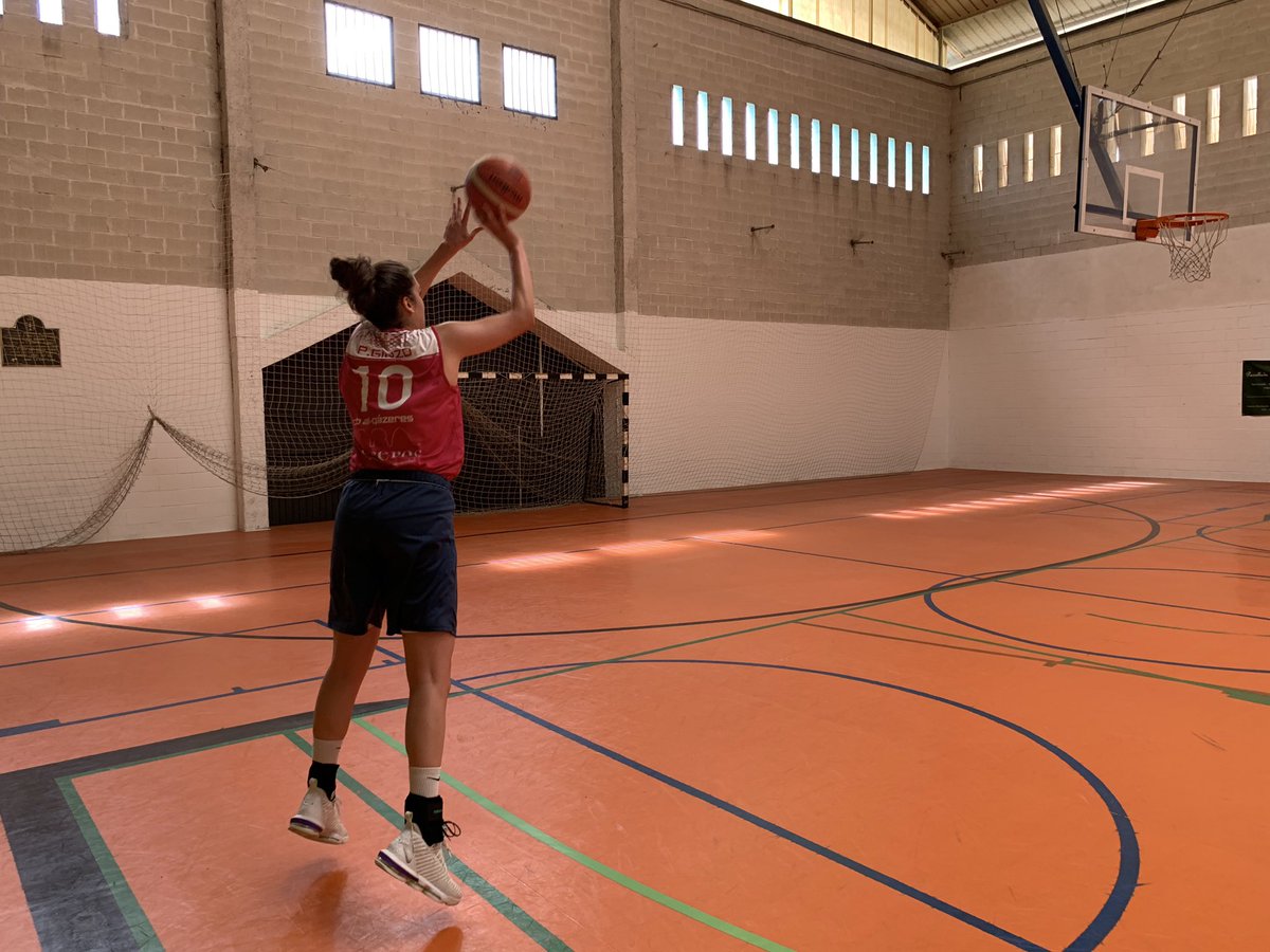 Un motivo de orgullo para nosotros de poder ver entrenar tan de cerca a una deportista de primer nivel como <a href="/Pauginzo/">Paula Ginzo</a> y jugadora de la selección española de baloncesto en nuestra pequeña villa.