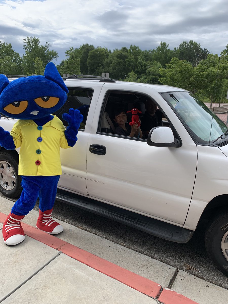 Drive through book party with Pete the Cat and Bubbles!!!
