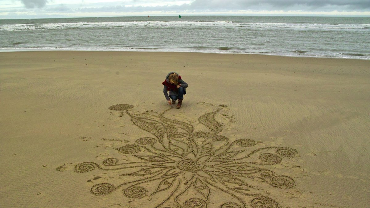 Werk mee aan [CirKL] van CitySenses! Wandel 10 en 11 juli langs enkele korte films op de Strandwachters nabij atelier StrandLAB. Op 7, 14, 21 en 28 juli en 4 en 8 augustus kan je workshops bijwonen van 19.30-21.30 uur. Meer info: alme.re/2VAkjaZ. #AlmerePoort #Almere