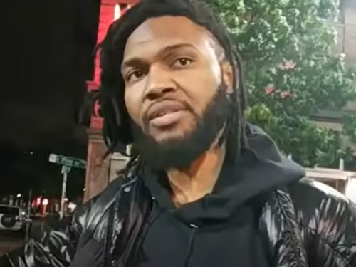 TheUnwantedBin's tweet photo. @selfdeclaredref I wonder if any of the officers have been in contact with #RazSimone about his illegal gun running in the #CHAZ? https://t.co/RzLQUT3ZUW
