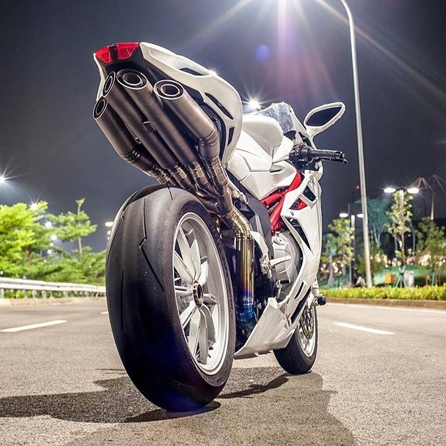 MoreMotorcycles's tweet photo. Qué moto es?? https://t.co/5fmUDPr5j2