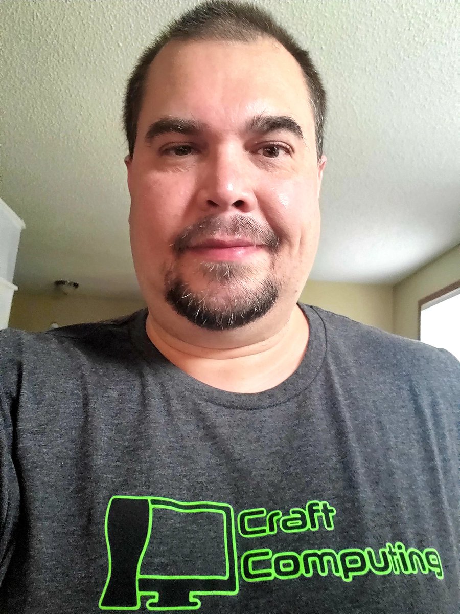 novellahub's tweet image. Congrats to Jeff from @CraftComputing on going full time on YouTube! Looking forward what is next on your channel! #SupportCraft #craftcomputing