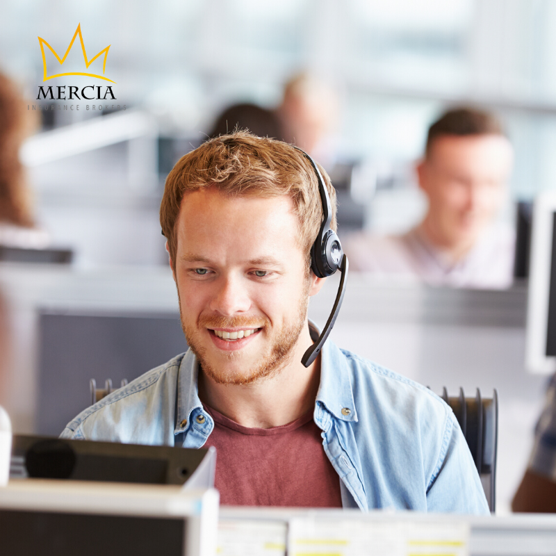 Команда техподдержки. Оператор колл центра. Сотрудник колл центра. Оператор колл центра. Колл центр мужчина.