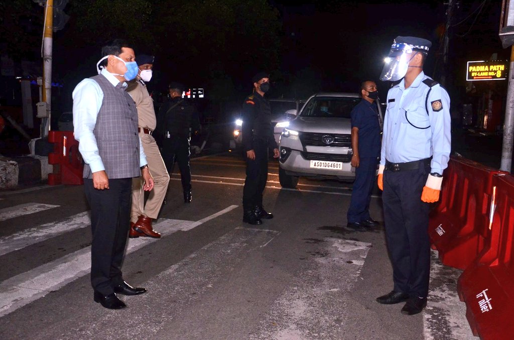 sarbanandsonwal's tweet photo. Our security forces are playing a significant role in keeping the public safe, as our battle against #COVID19 reaches another critical phase in Assam.

Interacted with on-duty @assampolice personnel at Zoo Road &amp; thanked them for their selfless service. They are our true heroes. https://t.co/pj6ahnwBGW