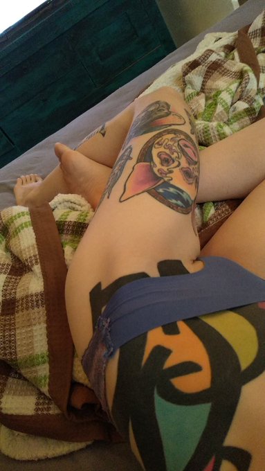 #findom #footfetish #tattoodmodel Pay to submit. It's easy. https://t.co/v1gK5JE9Gk<a href="/tag/findom"class="tags">#findom</a><a href="/tag/footfetish"class="tags">#footfetish</a><a href="/tag/tattoodmodel"class="tags">#tattoodmodel</a>