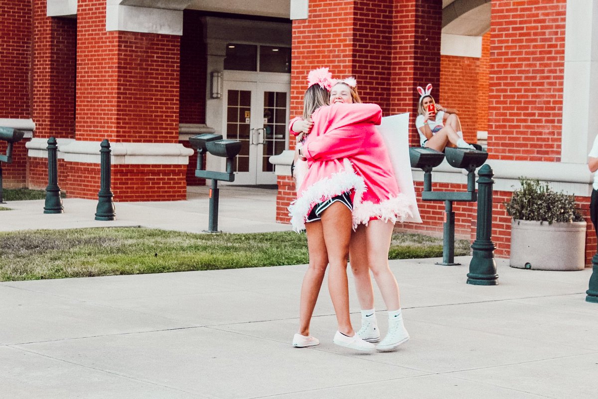 Only •S E V E N• more weeks until we can finally hug our sisters again! 

Tag a sister you can’t wait to hug! 💞💫