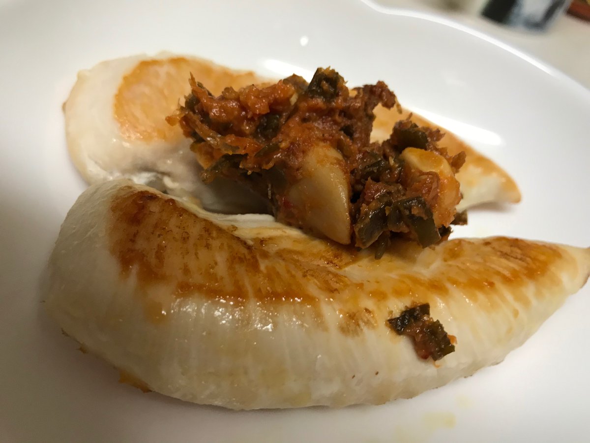 Naughtylady 業務スーパー最近は中華料理系の瓶詰め調味料が何種類もある どれも美味しい 左の唐辛子入り味噌にんにく 大きくカットした生のにんにくが入ってて食感が良い 焼いたささみに乗せて 業務スーパー Naughtylady 業務スーパー最近は中華料理系の瓶詰め調味料が何種類もある どれも美味しい 左の唐辛子入り味噌にんにく 大きくカットした生のにんにくが入ってて食感が良い 焼いたささみに乗せて 業務スーパー