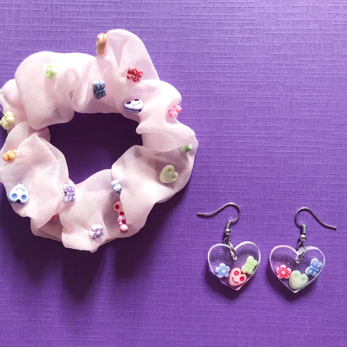 selinalapthorne's tweet photo. Hi this is a psa and could people possibly maybe follow my new little business on Instagram it’s where I’m selling matching earrings and scrunchies, ty my bbys https://t.co/p1kiLCVxIO