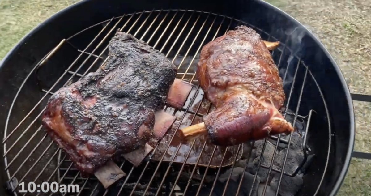 MLAEurope's tweet photo. MLA Corporate Chef @chefsamuelburke fired up his grill for over 9 hrs to show us how you slow cook premium quality #Aussie lamb shoulder and beef short ribs for optimal taste 🇦🇺🥩. Here's the final product! Show us how your skills compare at #virtualbbq2020 @meatlivestock https://t.co/Y3LM6nFuLS