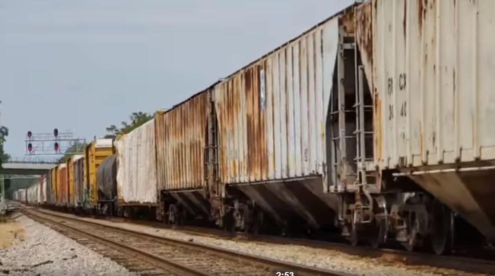 OL_NC's tweet photo. What do you call a train loaded with bubble gum? A Chew-Chew train! It's #NationalJokeDay, but #RailSafety is #NoJoke! #SEETRACKSTHINKTRAIN #StayOff #stayAway #StayAlive #OLI #OL_NC https://t.co/OHLyETgO2m