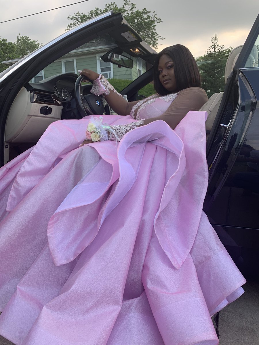 atukess's tweet photo. bossed up like a don yeah 💋

#prom2k20 💕 https://t.co/qQ6tO7AMPS