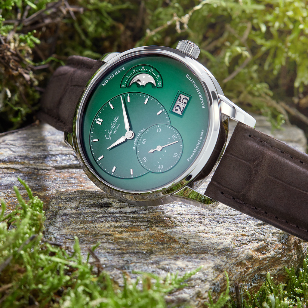 Technical superiority, inspired by nature.⁠
⁠
The celebrated design of the PanoMaticLunar reaches new heights with its new, naturally beautiful appearance in forest green.⁠

Discover the timepiece online at glashuette-original.com