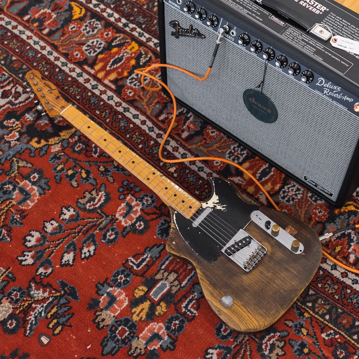ChicagoMusicEx's tweet photo. This modified 1970s @Fender Telecaster Natural Refin is one of our most polarizing pieces. What do you think? https://t.co/SSCcXVfOrR #chicagomusicexchange #fender #telecaster #1970 #natural #refin #modified #gearwire #gearybusey #guitarspotter #guitarphotography #guitarsdaily https://t.co/UBm99T07bA
