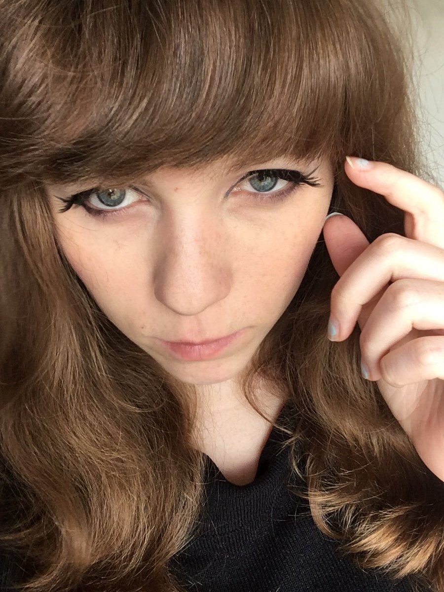 KiahOnFire on X: I dont usually post pics because im very unphotogenic  but for the sake of the post... Today I decided to try lashes for the 1st  time, how the fu