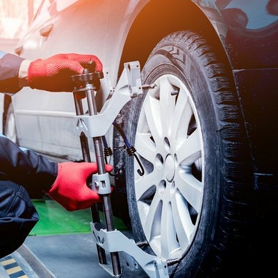 elite_wheel's tweet image. At an #alignmentcheck, the car’s #suspension #geometrysettings will be measured against the vehicle manufacturer’s recommendations, and if found to be outside the recommendations, some adjustment work may be necessary to return the vehicle to its original settings.