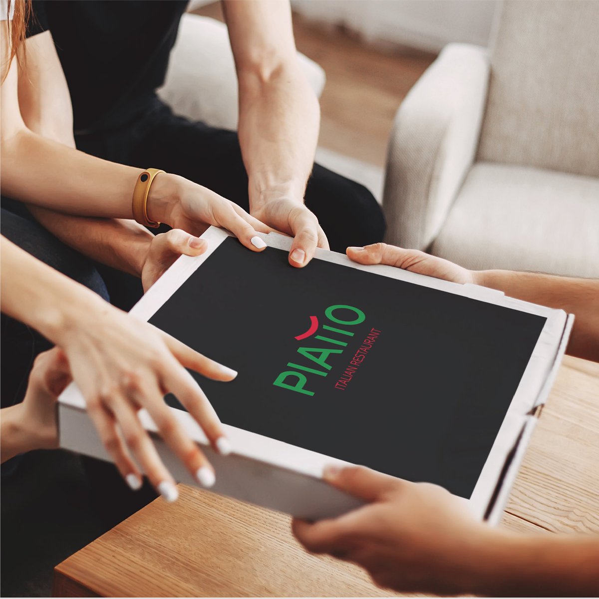 What good is a Pizza that cant put out a smile? #Piatto's brand identity is always upfront to
ما فائدة البيتزا التي لا تستطيع أن تبتسم؟ إن هوية علامة بياتو التجارية دائمًا ما تكون في مقدمة أولوياتك.
#السعودية #العلامةـالتجارية #البحرين #طعام #تصاميم #تسويق #كورونا https://t.co/JJkDZemw9I
