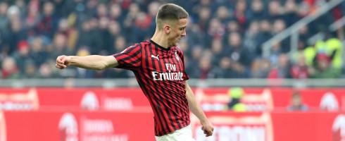 footballitalia's tweet photo. #ACMilan have officially signed Alexis Saelemaekers on a permanent deal from Anderlecht and given the Belgian a contract until June 2024. #SerieA #Anderlecth
https://t.co/wc6IwMgTEs https://t.co/6I68TT0YIq