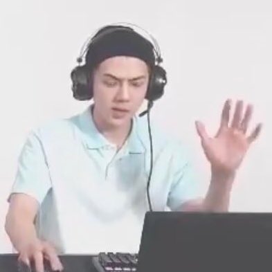 lumanticdeer's tweet photo. when you thought 1 chanyeol is more than enough but now you getting 6 chanyeols ๐ฉ๐ฉ๐ฉ๐ฉ๐ฉ #EXOSC #EXOSCisComing @weareoneEXO https://t.co/6nQVZa0gT7