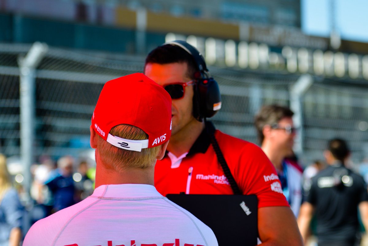 Hoy a las 20:30 en el #Instagram de <a href="/QEV_Tech/">QEV Technologies</a> contaremos cómo preparamos una carrera de #FormulaE desde cero, con el gran <a href="/arbelto_white/">Alberto Blanco</a>.