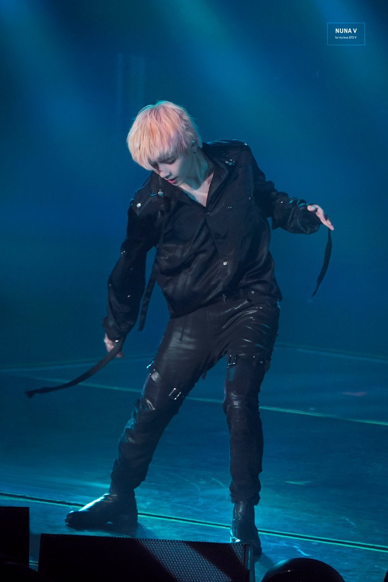 How about Taehyung’s lower limbs... It could be the choreo but how he controls his joints and accents one over the other is very pretty.+