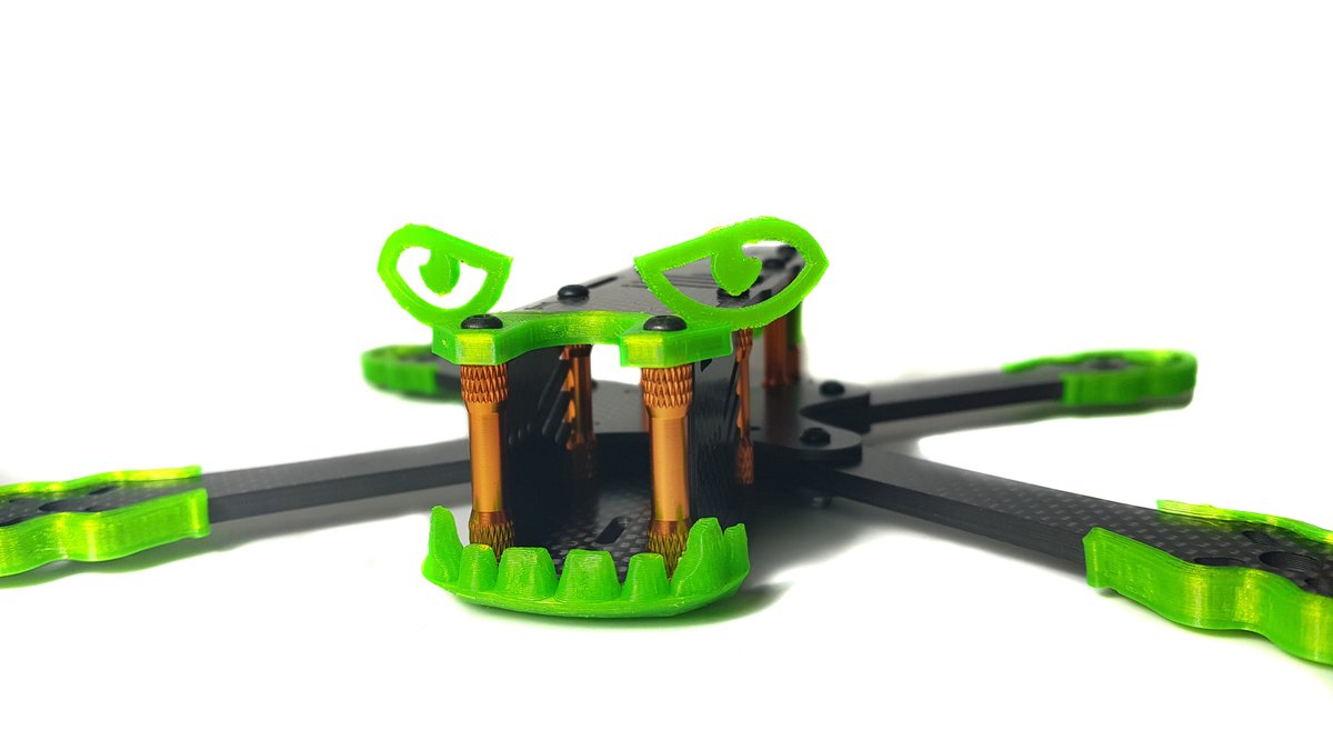 Ferfly_FPV's tweet photo. Para darle un poquito más de personalidad a mi #FrameHelium me he decidido a hacer este Bumper-Ojos 👀 para este frame de @deDronesFPV! Añadido al Bumper-Dentadura creo que queda muy interesante! 

Está en @thingiverse en el siguiente link https://t.co/20M2yCXNR0

#deDrones360 https://t.co/2DoTn171Oi